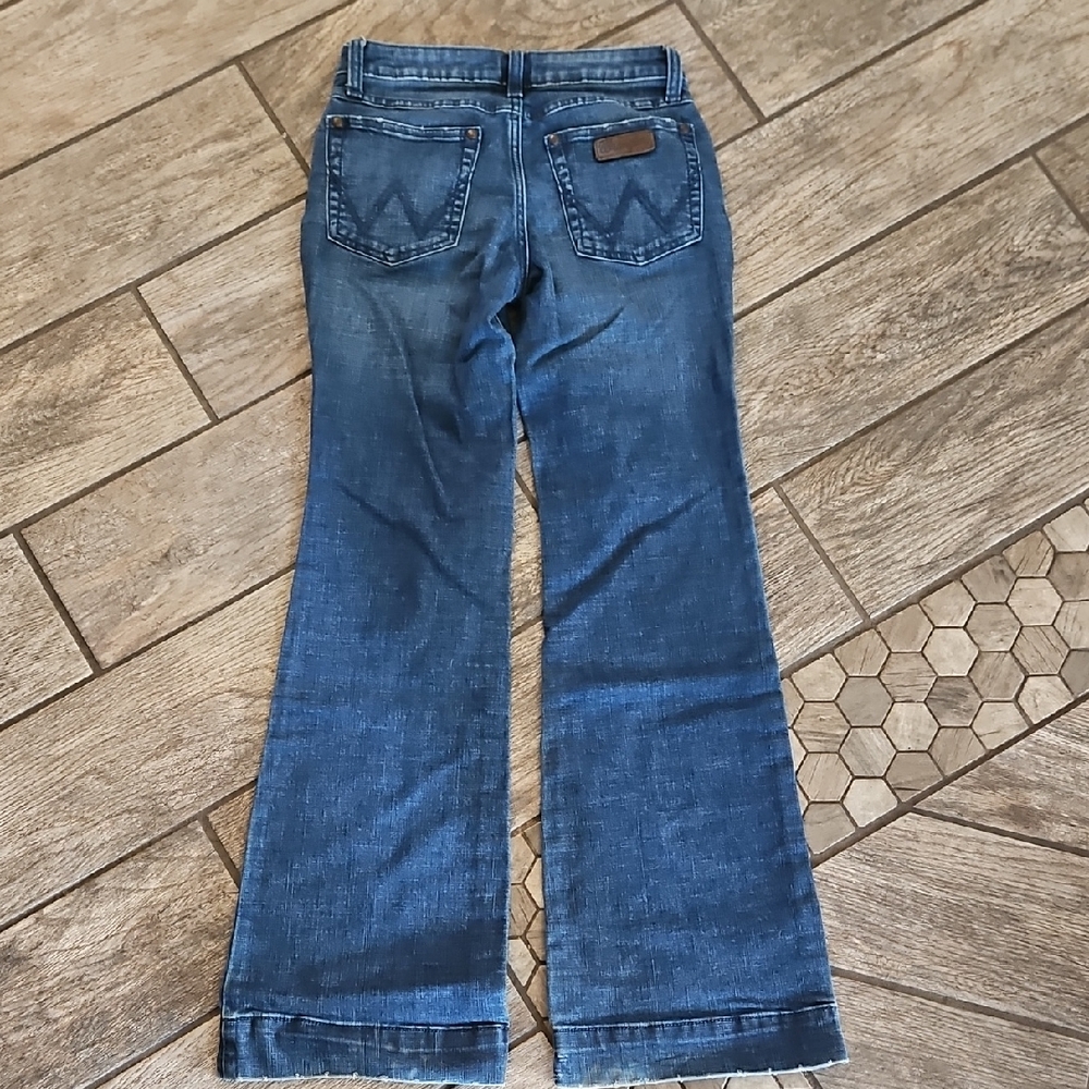 Wrangler Women's Flare Jeans in Deep Blue Size 1x32